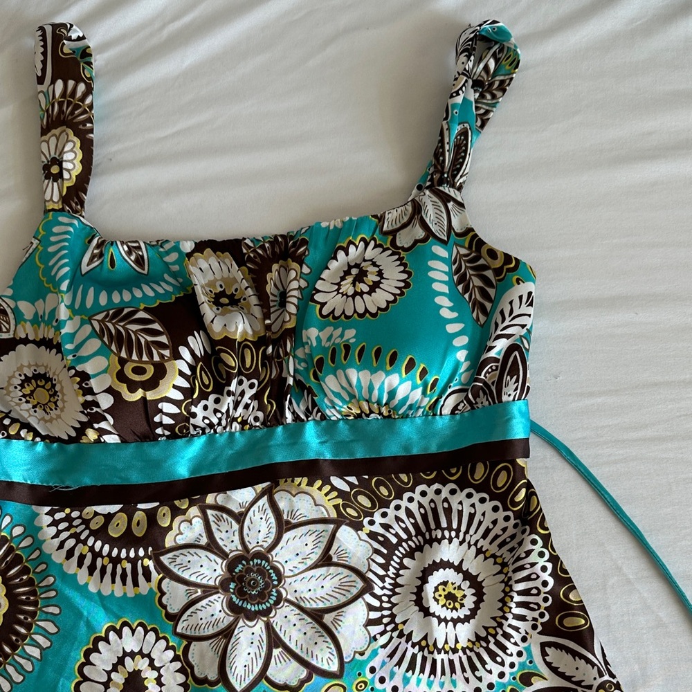 Y2K Turquoise Floral Satin Tank Top with Contrast Waistband - Picture 3 of 9